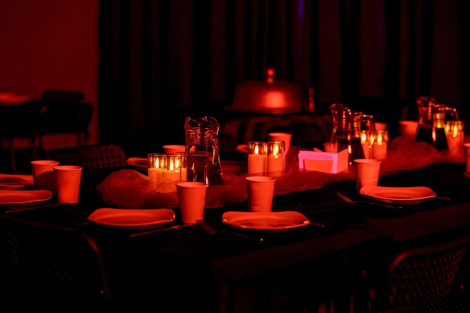 Sophisticated close-up magic at a corporate dinner